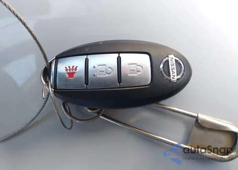 2010 Nissan Versa 1.8Sl z USA, uszkodzony, nr VIN 3N1BC1CP6AL377115